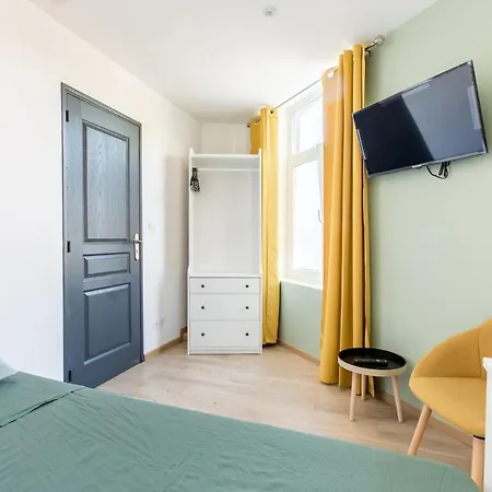 Cosy House 5 5 Bathrooms Close Commodities Holiday home *
