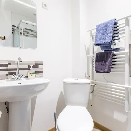 Cosy House 5 5 Bathrooms Close Commodities