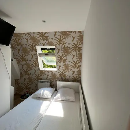 Cosy House 5 5 Bathrooms Close Commodities *