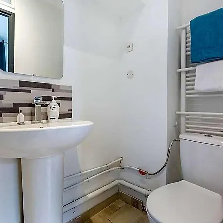 Cosy House 5 5 Bathrooms Close Commodities 度假居