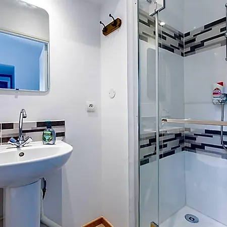 Cosy House 5 5 Bathrooms Close Commodities
